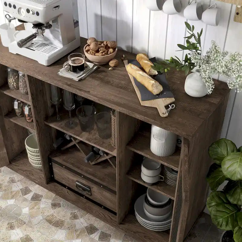 Buffet industriel à 7 tablettes avec rangement pour bouteilles de vin