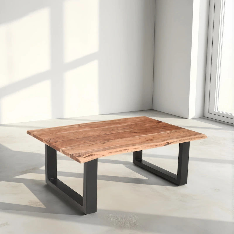 Table basse Acacia Farmhouse, bords bruts, piètement traîneau en métal, marron et noir