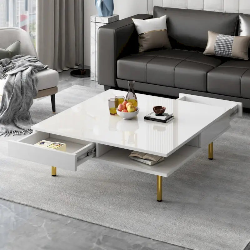 Table basse exquise laquée à pieds dorés