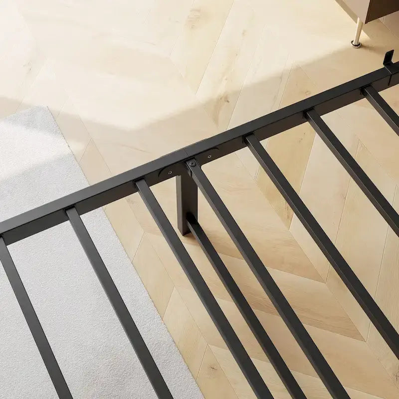 Lit plateforme Queen Size avec tête de lit de rangement, station de charge et ports USB
